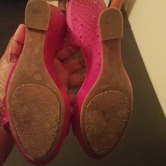 BCBG 8.5 pink with rhinstone wedges - Picture 3 of 3
